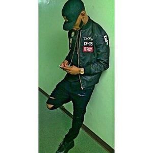 Meet your Posher, Robert